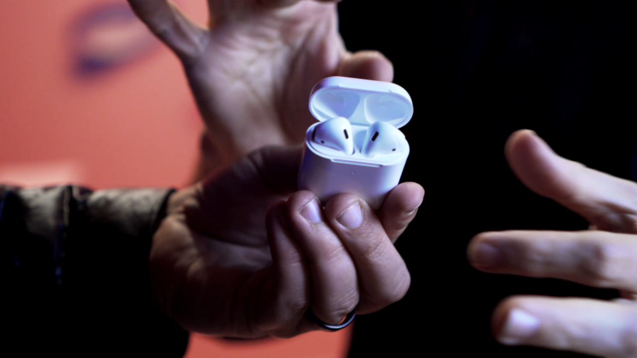 Airport by Seth Race (ALL PROPS INCLUDED) Perform appearances, vanishes and transpositions with your earbuds. Comes complete with EVERYTHING you need.