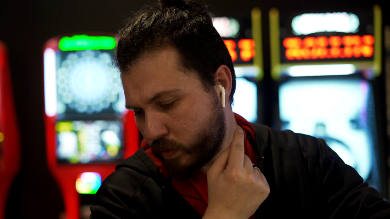 Airport by Seth Race (ALL PROPS INCLUDED) Perform appearances, vanishes and transpositions with your earbuds. Comes complete with EVERYTHING you need.