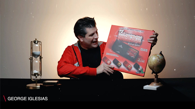George Iglesias presenting the Magic Box packaging for his customizable drawer-box magic prop